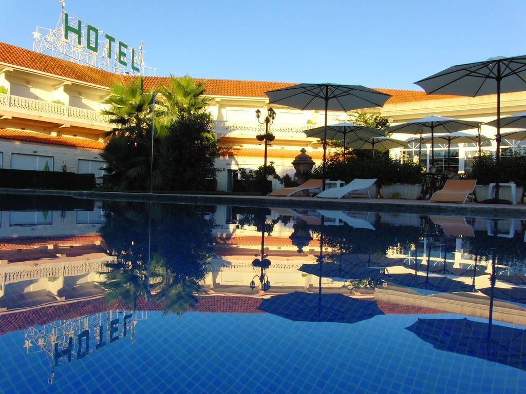 Hotel Crystal Park บินารอส ภายนอก รูปภาพ